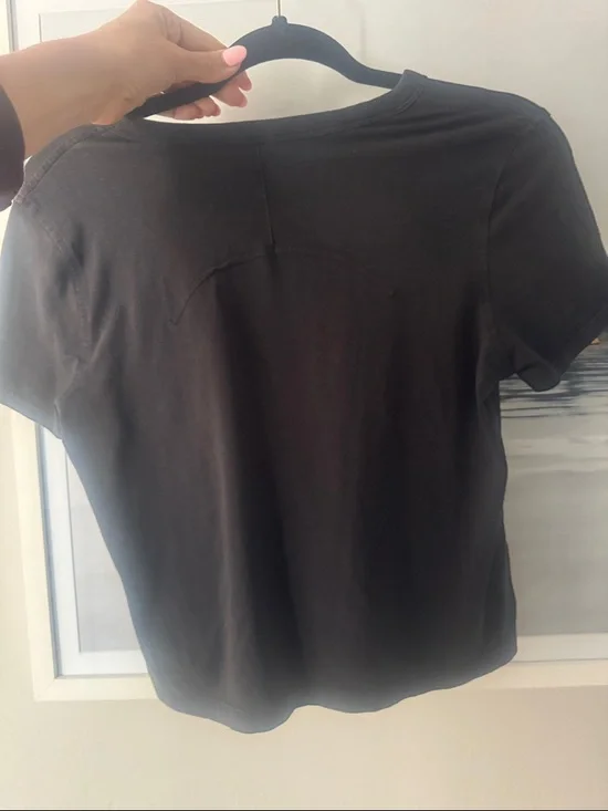 lululemon athletica Black Short-Sleeve Cropped Tee - Picture 3 of 3
